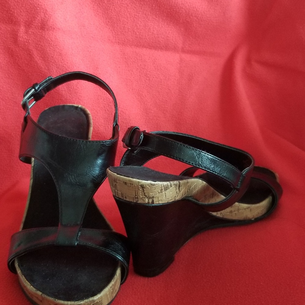 Sandals - Picture 3 of 3